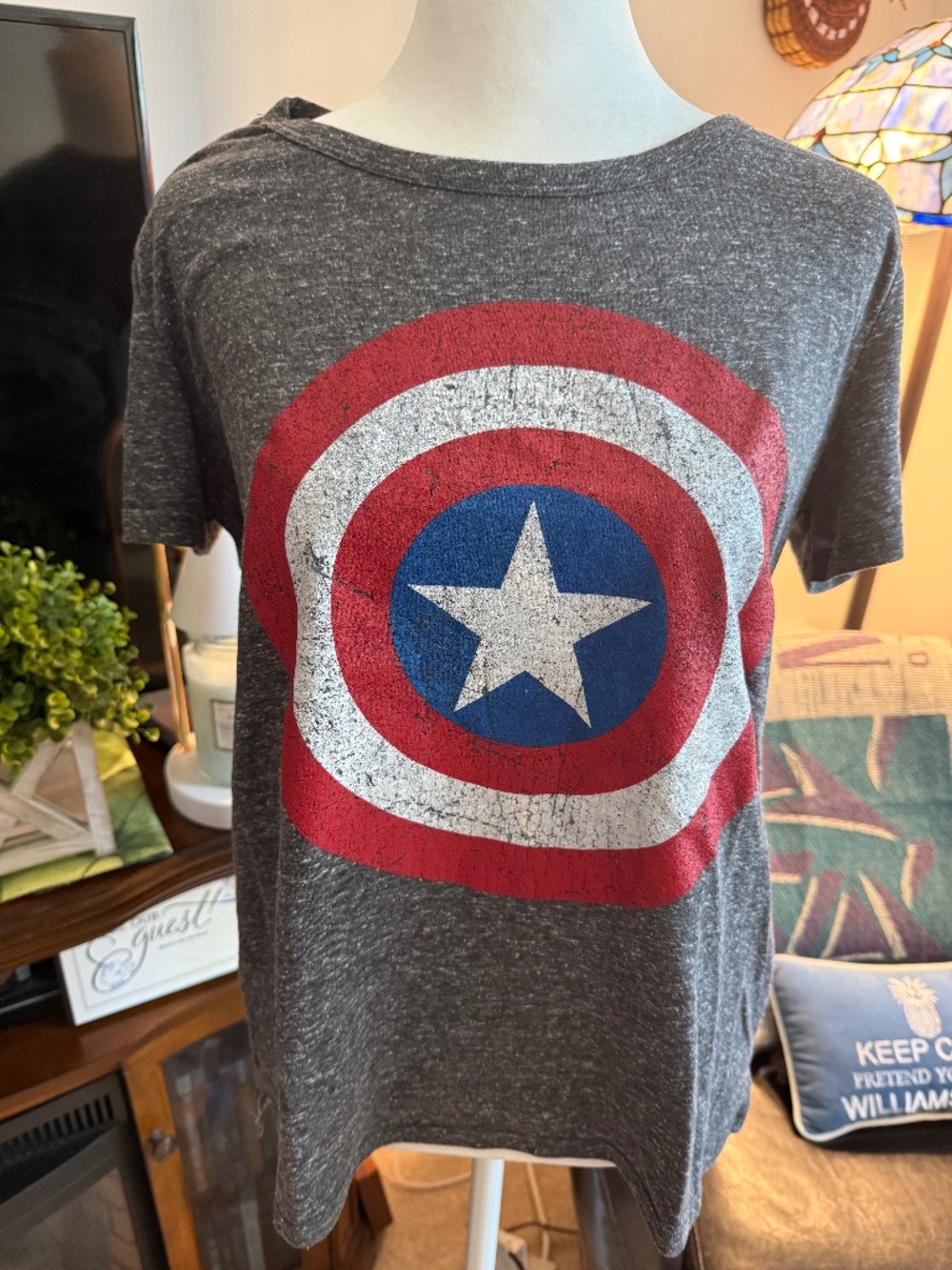 New Women's Captain America Marvel Short Sleeve T-Shirt Size M